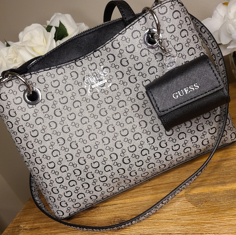 COPY - GUESS purse